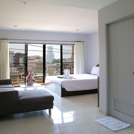 Green Mango Guesthouse Patong Exterior photo