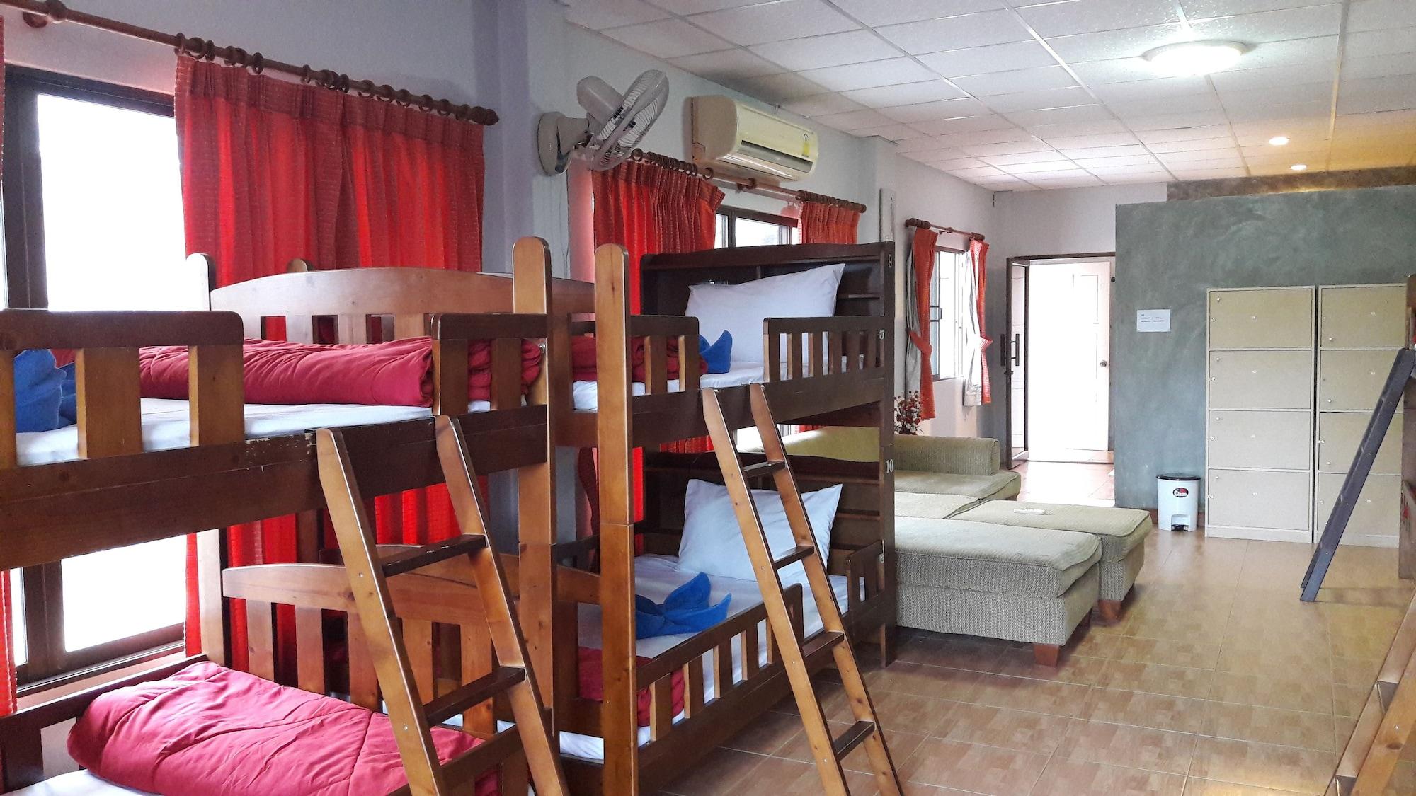 Green Mango Guesthouse Patong Exterior photo
