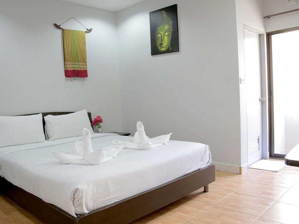 Green Mango Guesthouse Patong Exterior photo