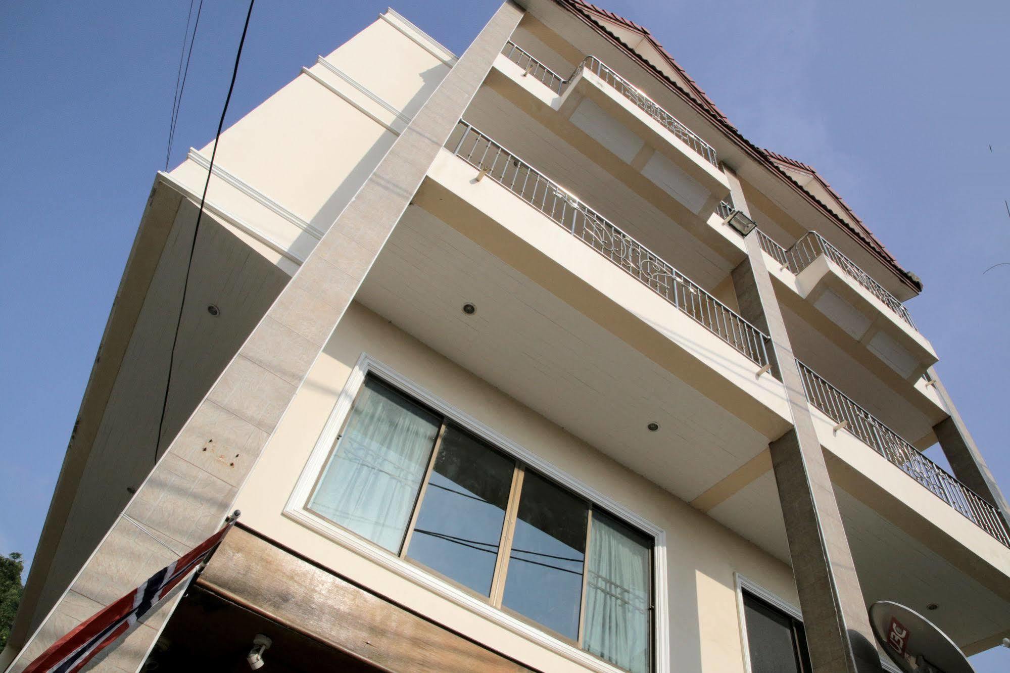 Green Mango Guesthouse Patong Exterior photo