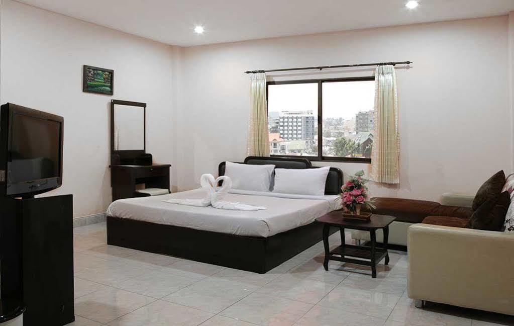 Green Mango Guesthouse Patong Exterior photo